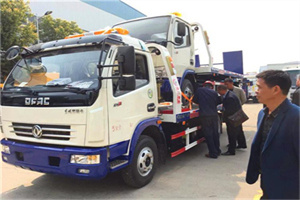 云县汽车道路救援拖车价格